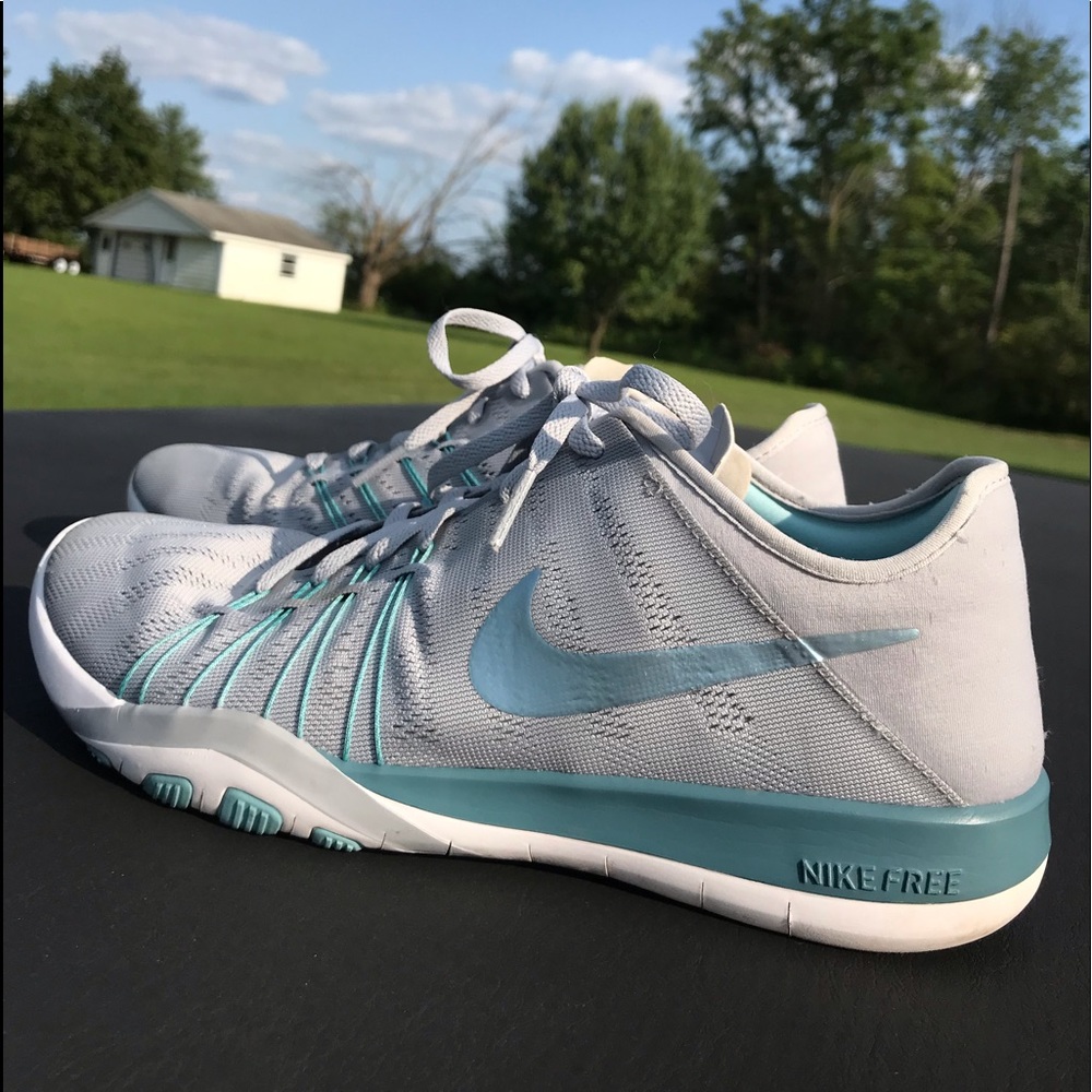 Women’s Nike free running shoes